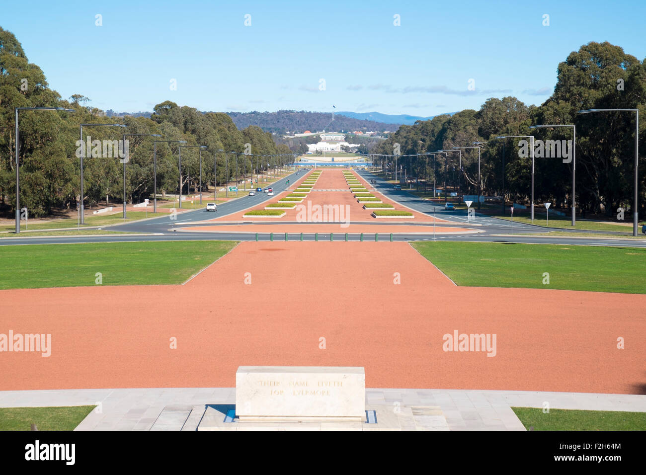 ANZAC parade et Parlement chambre vue depuis le Mémorial Australien de la guerre à Canberra, la capitale de l'Australie Banque D'Images