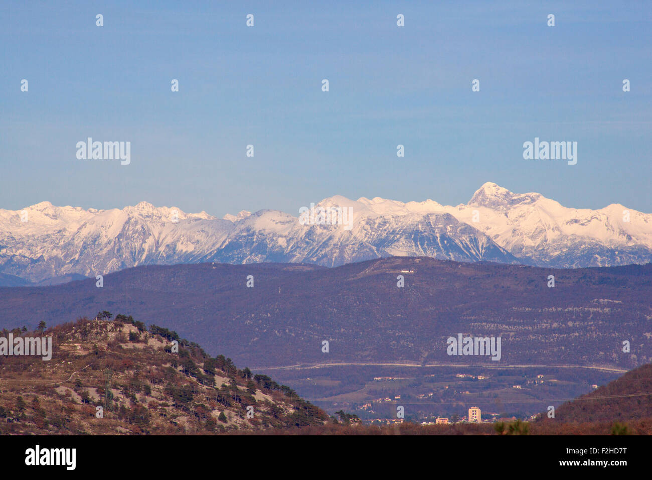 Vue des Alpes Juliennes recouvert de neige Banque D'Images