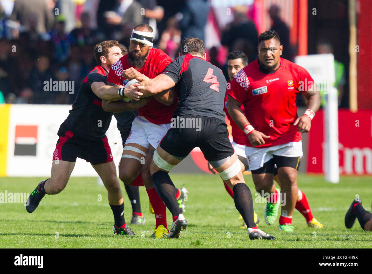 Gloucester, Royaume-Uni. 19 Sep, 2015. Coupe du Monde de Rugby. Les Tonga contre la Géorgie. Vunga Lilo de Tonga porte le ballon. Credit : Action Plus Sport/Alamy Live News Banque D'Images