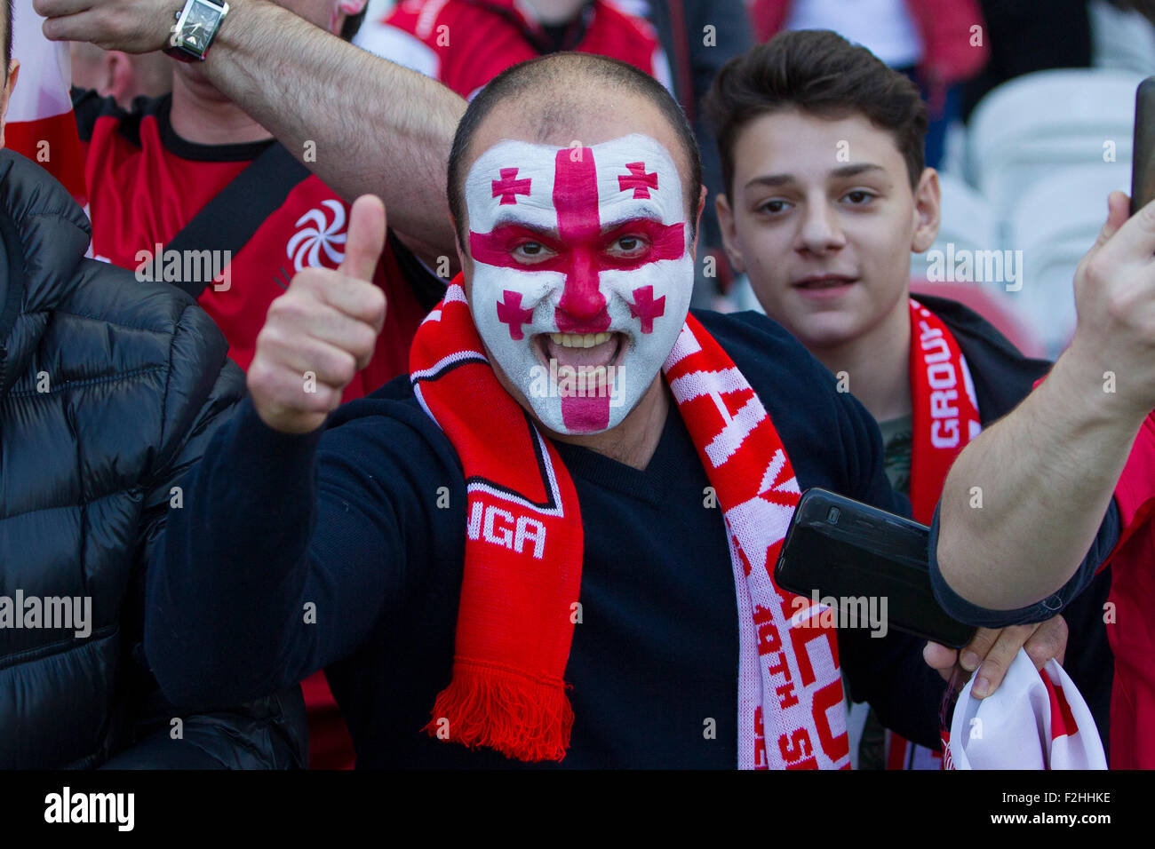 Gloucester, Royaume-Uni. 19 Sep, 2015. Coupe du Monde de Rugby. Les Tonga contre la Géorgie. Les partisans Géorgie fête au coup de sifflet final. Credit : Action Plus Sport/Alamy Live News Banque D'Images