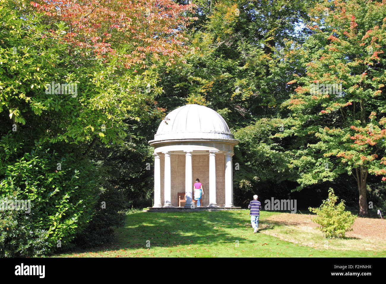 Le 'Temple', maison touffue, Teddington, England, UK. Open House London, samedi 19 septembre 2015. Chaque année un événement d'un jour, lorsque des bâtiments est normalement pas ouvert au public permet l'accès. Buissonnante House est une ancienne résidence royale de la reine Adélaïde qui est actuellement le siège de la UK's National Physical Laboratory. Crédit : Ian Bouteille / Alamy Live News Banque D'Images
