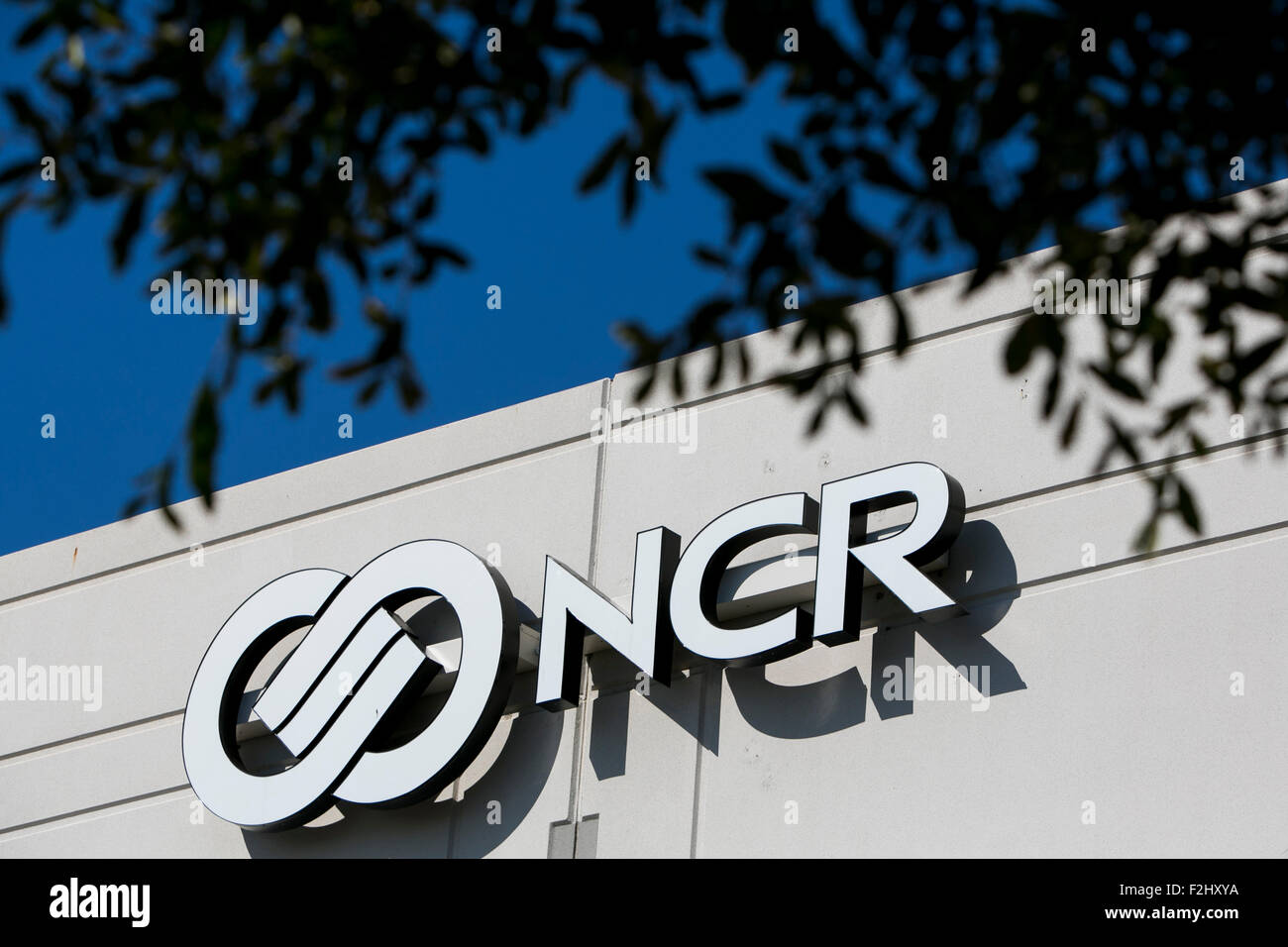 Un logo affiche à l'extérieur d'un établissement occupé par la NCR Corporation dans la région de Plano, Texas le 12 septembre 2015. Banque D'Images