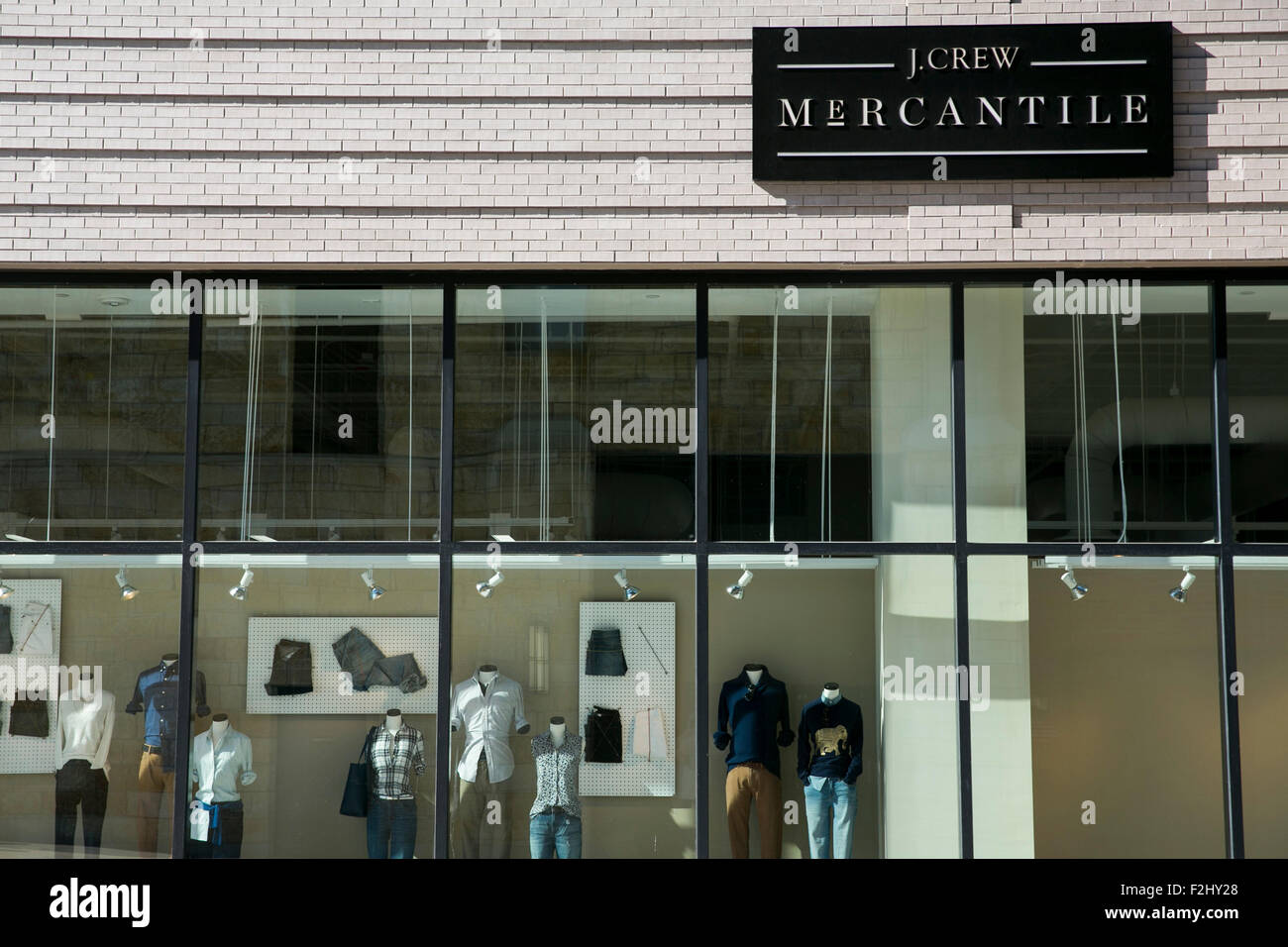 Un logo affiche à l'extérieur d'un J.Crew Mercantile store à Dallas, Texas le 12 septembre 2015. Banque D'Images
