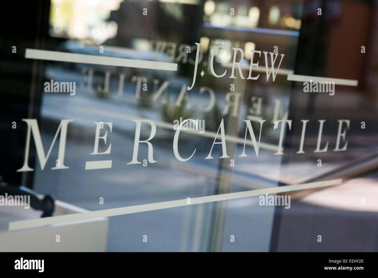 Un logo affiche à l'extérieur d'un J.Crew Mercantile store à Dallas, Texas le 12 septembre 2015. Banque D'Images