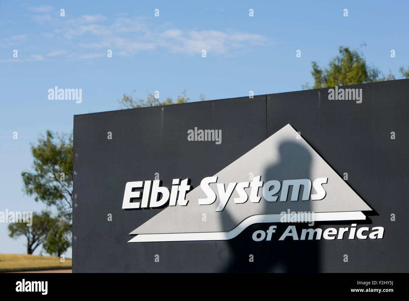 Un logo affiche à l'extérieur d'un établissement occupé par Elbit Systems d'Amérique à Fort Worth, Texas, le 13 septembre 2015. Banque D'Images