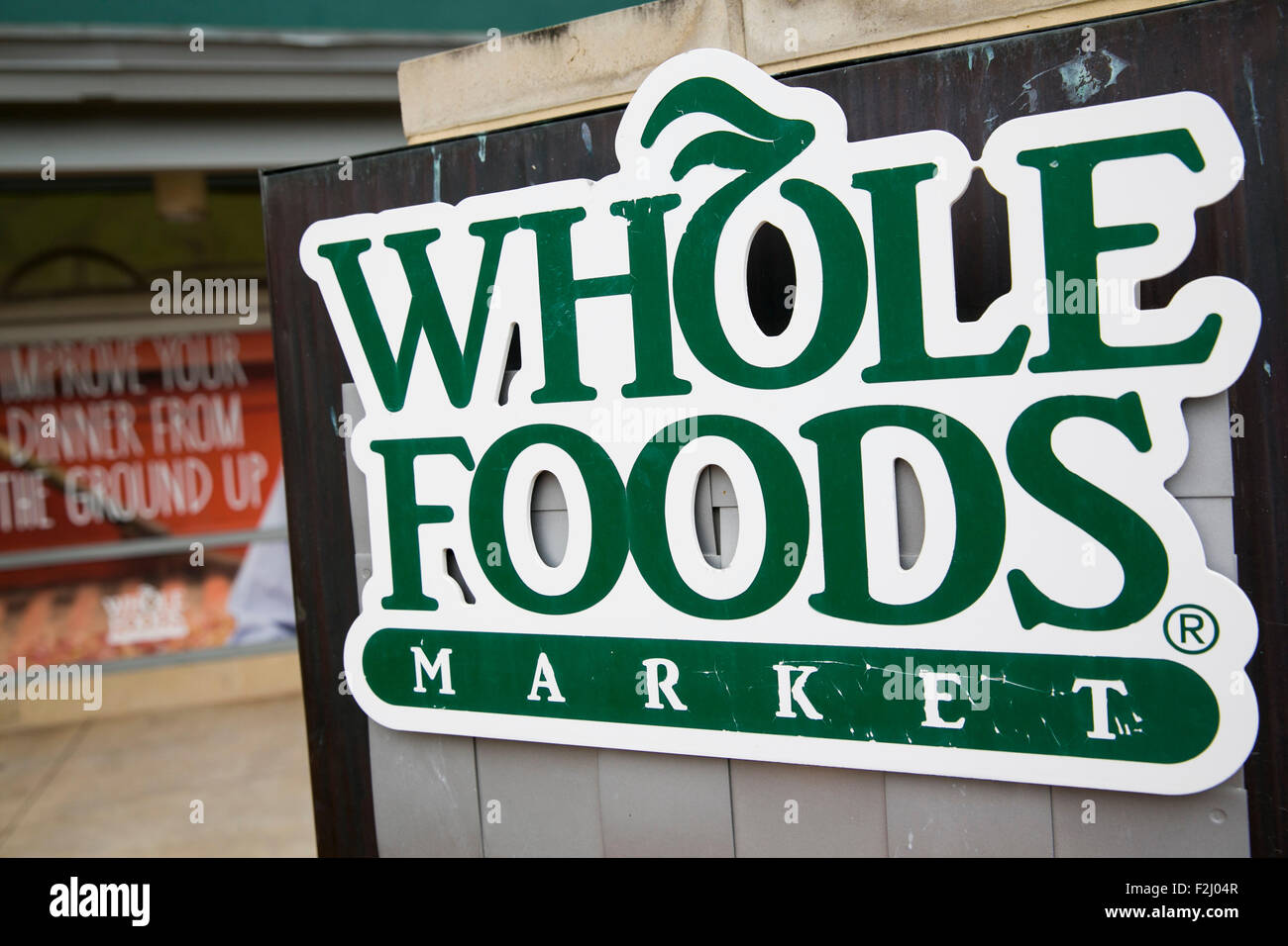 Un logo affiche à l'extérieur de l'administration centrale et un magasin de Whole Foods Market Inc., à Austin, Texas, le 11 septembre 2015. Banque D'Images