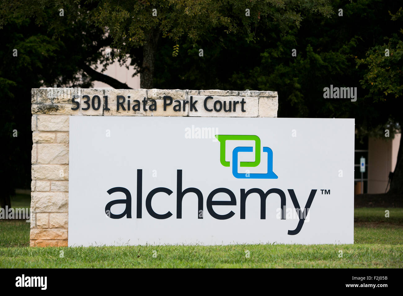 Un logo affiche à l'extérieur du siège social de l'Alchimie, LP, à Austin, Texas, le 11 septembre 2015. Banque D'Images