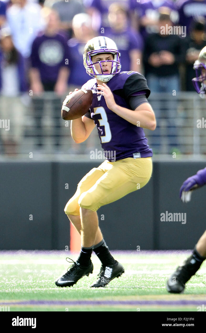 Seattle, WA, USA. 19 Septembre, 2015.Washington Huskies quarterback Jake Browning # 3 en action contre la Utah State Aggies chez Husky Stadium à Seattle, WA.Washington à l'encontre de l'Utah State 31 - 17.. Credit : Cal Sport Media/Alamy Live News Banque D'Images