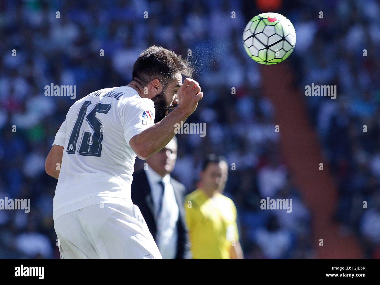 Madrid, Espagne. 19 Septembre, 2015.L'Espagnol du Real Madrid humains au cours de l'Espagnol Daniel Carvajal 2015/16 ligue match entre le Real Madrid et Grenade, à Santiago Bernabeu à Madrid le 19 septembre 2015. Guillermo Martinez/Alamy Live News Banque D'Images