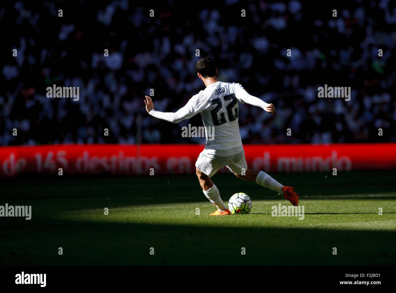 Madrid, Espagne. 19 Septembre, 2015.Le milieu de terrain espagnol du Real Madrid Isco Alarcon au cours de la Ligue espagnole 2015/16 match entre le Real Madrid et Grenade, à Santiago Bernabeu à Madrid le 19 septembre 2015. Guillermo Martinez/Alamy Live News Banque D'Images