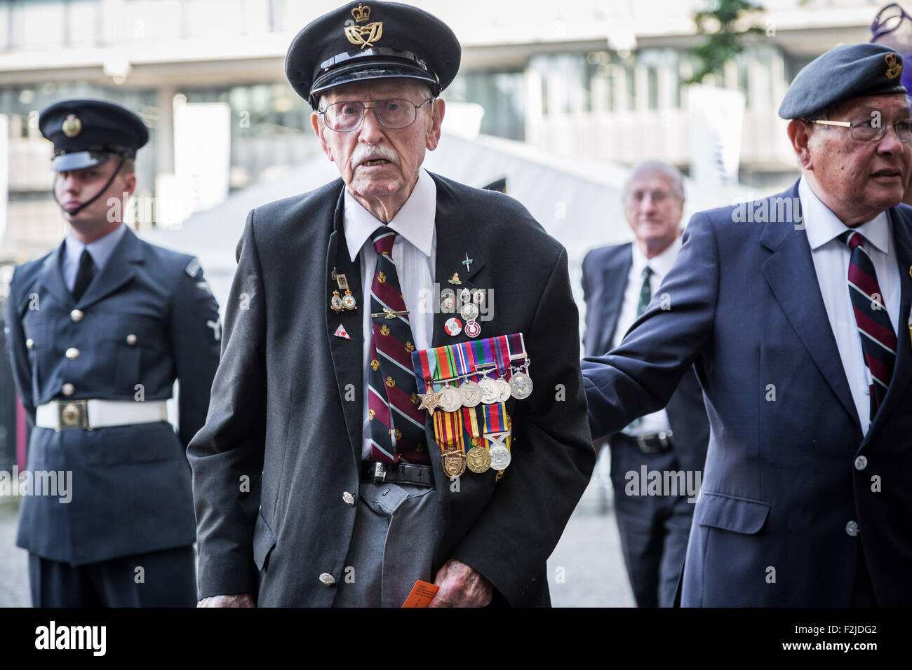 Londres, Royaume-Uni. 20 Septembre, 2015. Les anciens combattants, au service du personnel militaire et vous assister à la bataille d'Angleterre Service de remerciement à Church House, Westminster Crédit : Guy Josse/Alamy Live News Banque D'Images