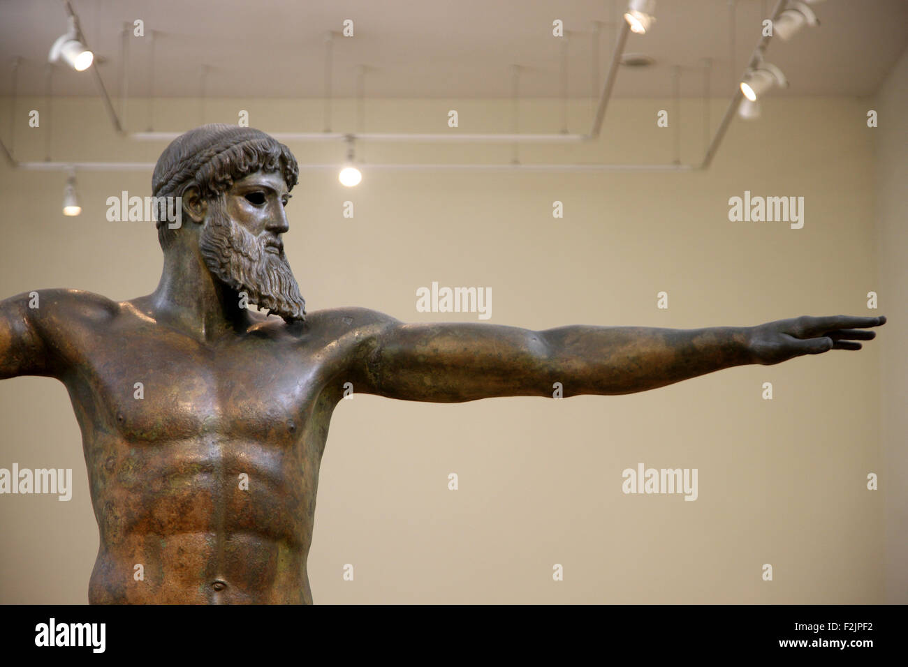 Statue en bronze de Zeus (ou de Poséidon), Musée Archéologique National, Athènes, Grèce. Banque D'Images