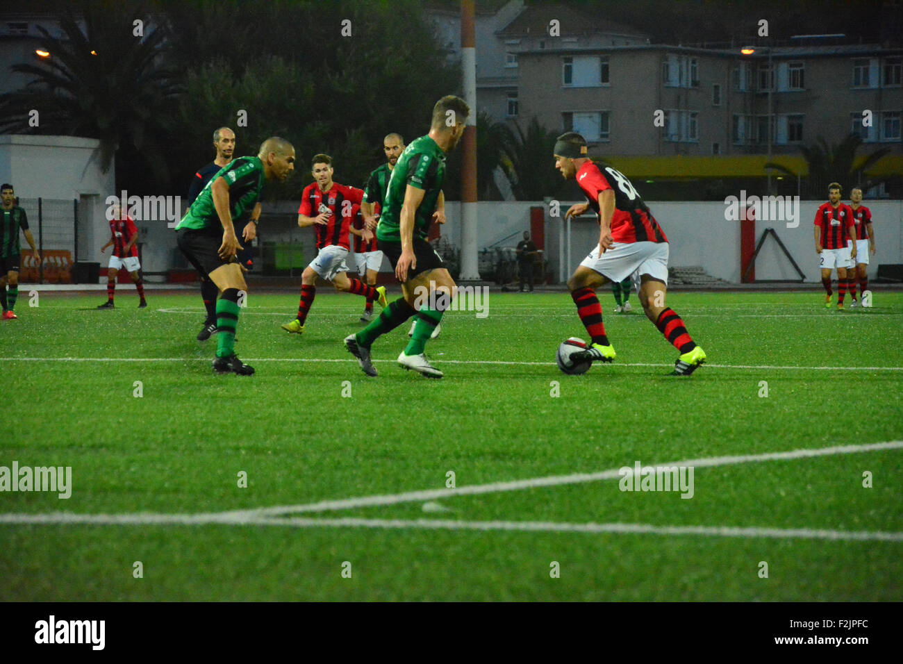 Gibraltar. 19 Septembre, 2015. Premier League des Champions de l'Imps Rouge Lincoln a commencé la saison de gagner leur premier trophée contre Europa FC après un temps supplémentaire de les placer dans le but de mener 3-2 à la suite d'une 90 min 2-2 draw. Le match a été joué au stade Victoria le samedi 19 septembre 2015 devant quelque 200 fans. Un match très compétitif vu Lincoln prendre la tête deux fois avant d'Europa FC égalisée dans les derniers instants de la 90mn forçant plus de temps. Crédit : Stephen Ignacio/Alamy Live News Banque D'Images