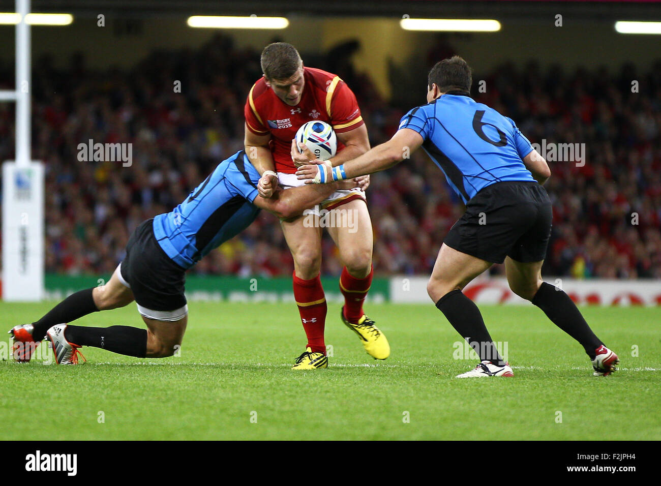 Cardiff, Pays de Galles. 20 Sep, 2015. Coupe du Monde de Rugby. Le Pays de Galles contre l'Uruguay. Scott Williams, de Galles se met en contact. Credit : Action Plus Sport/Alamy Live News Banque D'Images