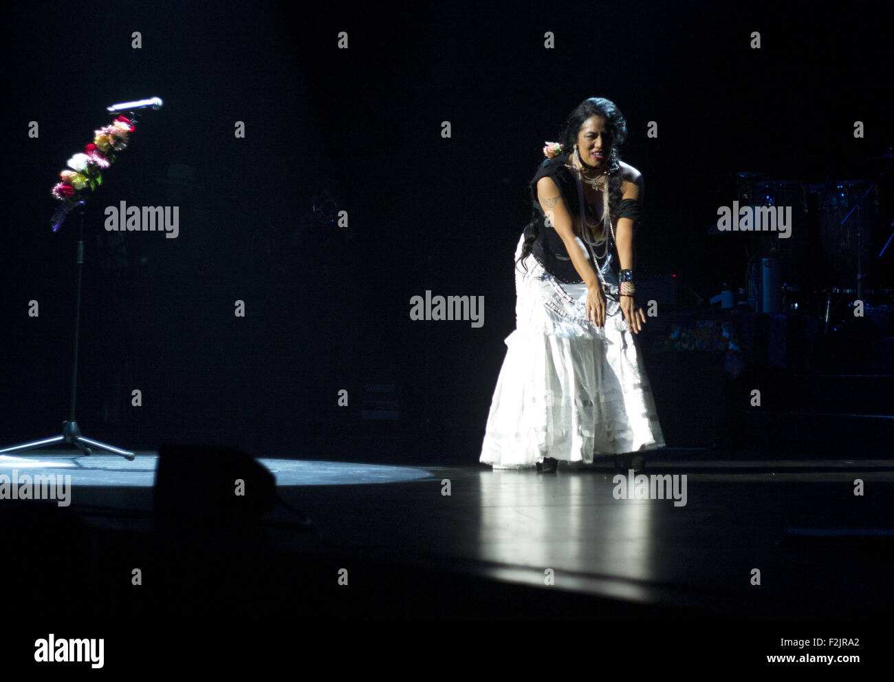 Hollywood, Californie, États-Unis d'Amérique. 19 Sep, 2015. La chanteuse mexicaine Lila Downs effectue au Pantages Theatre le samedi 19 septembre 2015 à Hollywood, Californie.Arorizo ARORIZO © Armando ARMANDO/Prensa Internacional/ZUMA/Alamy Fil Live News Banque D'Images