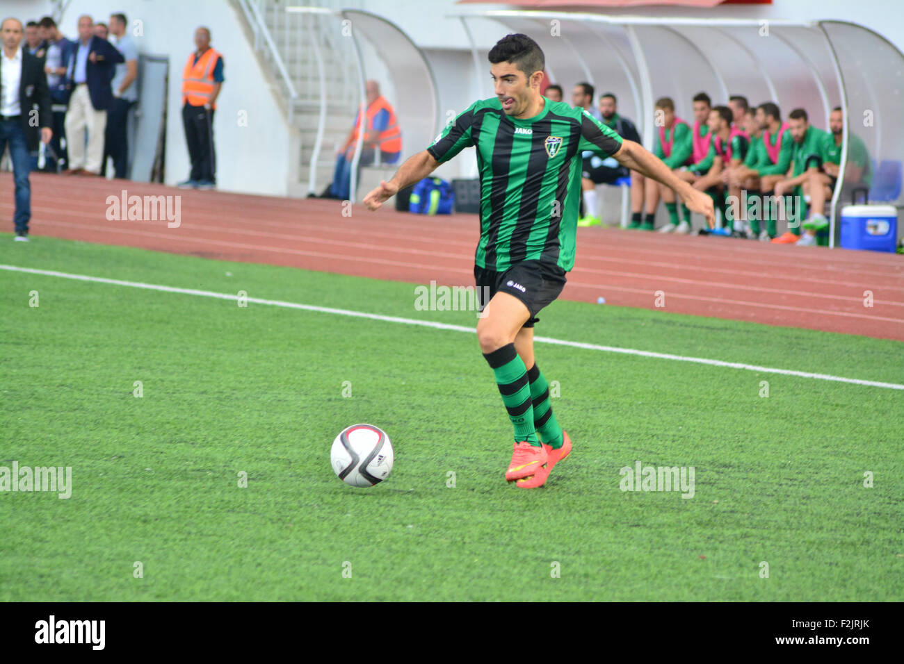 Gibraltar. 19 Septembre, 2015. Premier League des Champions de l'Imps Rouge Lincoln a commencé la saison de gagner leur premier trophée contre Europa FC après un temps supplémentaire de les placer dans le but de mener 3-2 à la suite d'une 90 min 2-2 draw. Le match a été joué au stade Victoria le samedi 19 septembre 2015 devant quelque 200 fans. Un match très compétitif vu Lincoln prendre la tête deux fois avant d'Europa FC égalisée dans les derniers instants de la 90mn forçant plus de temps. Crédit : Stephen Ignacio/Alamy Live News Banque D'Images
