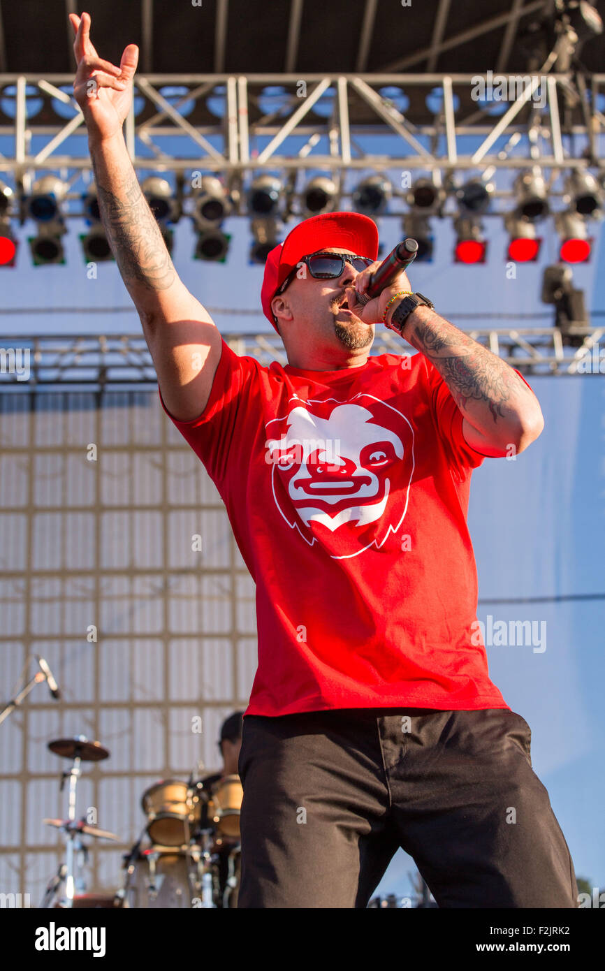 Chicago, Illinois, USA. 13 Sep, 2015. Le rappeur B-REAL de Cypress Hill effectue live pendant Riot Fest à Douglas Park à Chicago, Illinois © Daniel DeSlover/ZUMA/Alamy Fil Live News Banque D'Images