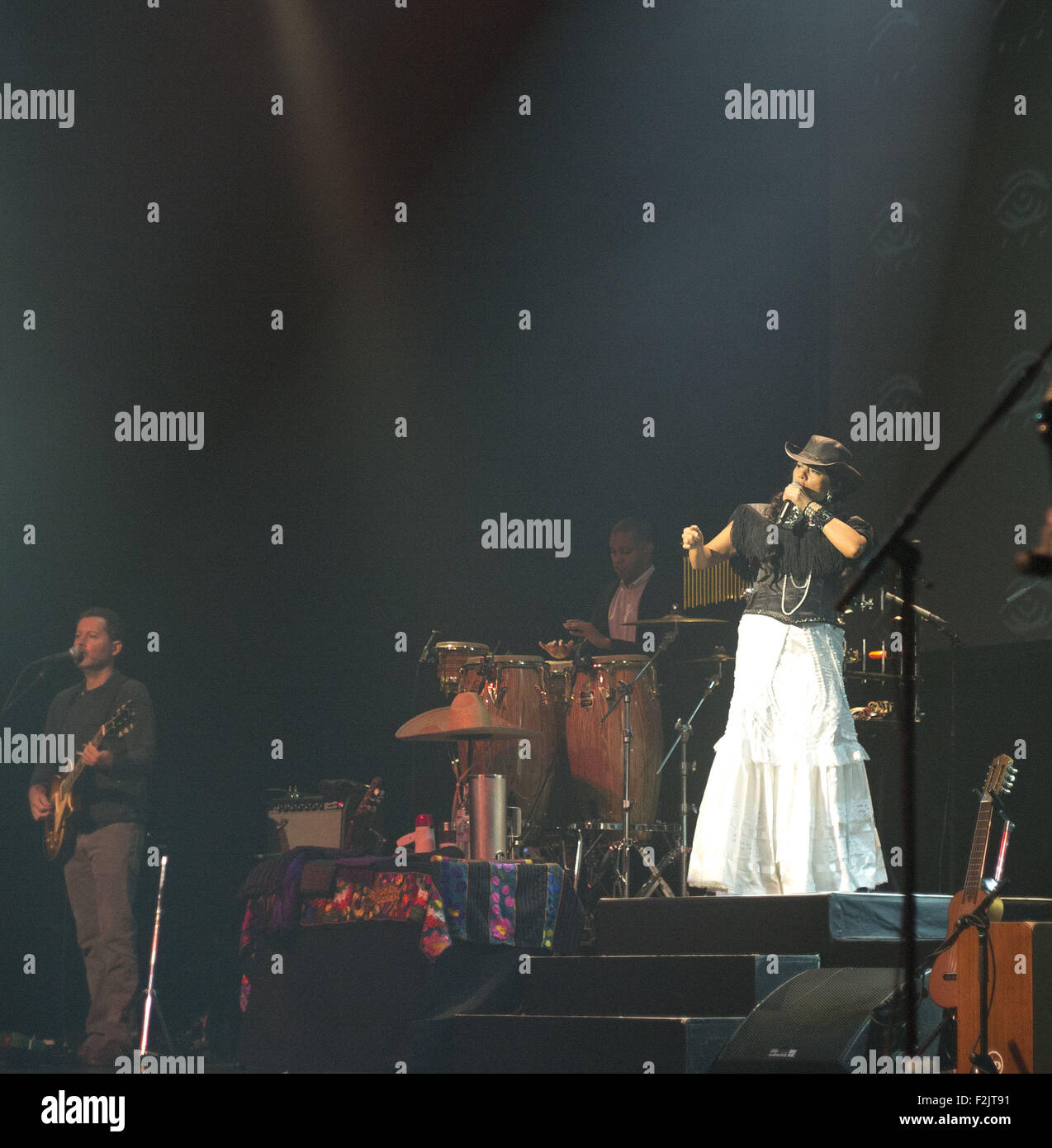 Hollywood, Californie, États-Unis d'Amérique. 19 Sep, 2015. La chanteuse mexicaine Lila Downs effectue au Pantages Theatre le samedi 19 septembre 2015 à Hollywood, Californie.Arorizo ARORIZO © Armando ARMANDO/Prensa Internacional/ZUMA/Alamy Fil Live News Banque D'Images