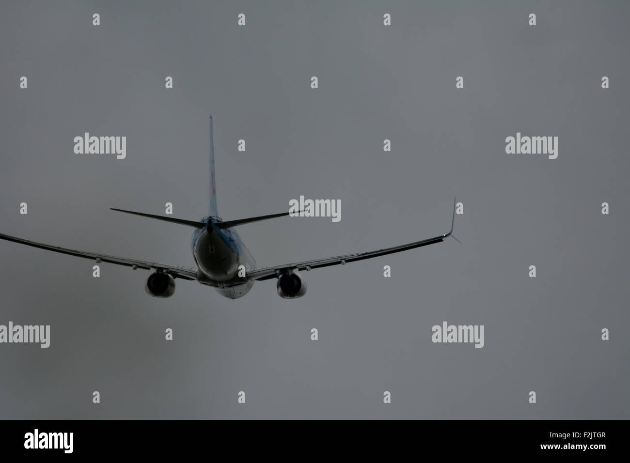 Dans un vol d'avion Thomson Dark Sky Banque D'Images