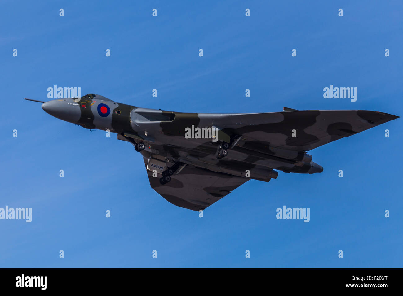 Avro Vulcan lève son train d'atterrissage Banque D'Images