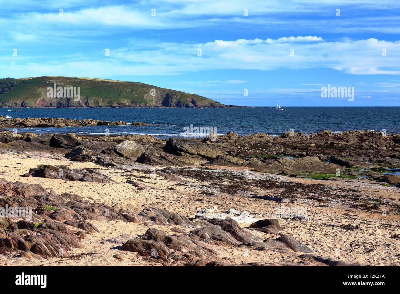 Une belle journée ensoleillée au National Trust Wembury Plage, Côte Devonshire, Angleterre du Sud-Ouest Banque D'Images