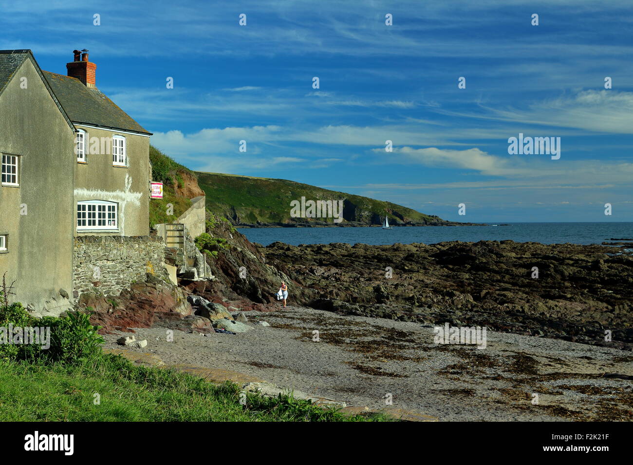 Wembury Beach et rockpools, café et National Trust Cottage sur un brillant , chaude, summers day. Devon, Angleterre du Sud-Ouest Banque D'Images