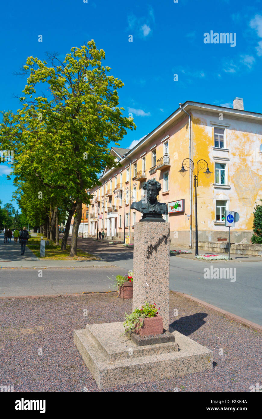 Boulevard Pouchkine, avec Buste du poète Alexandre Pouchkine, Narva, comté d'Ida-Viru, est de l'Estonie, Europe Banque D'Images
