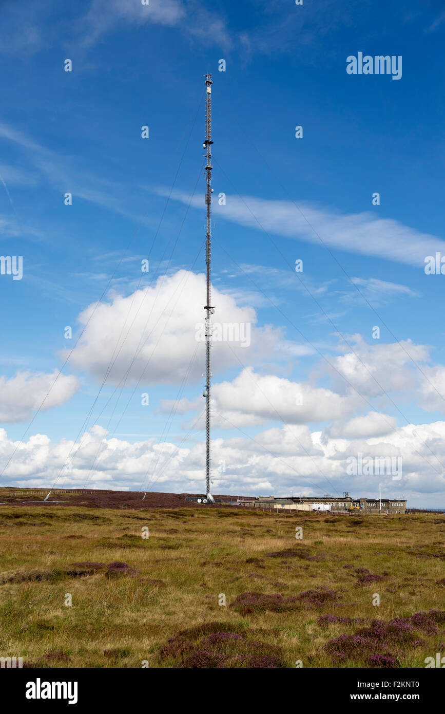 L'émetteur de télévision de Holme Moss antenne en Holme Moss connu sous le nom de la grande tour dans le West Yorkshire Pennines. Nord Ouest Fra Banque D'Images
