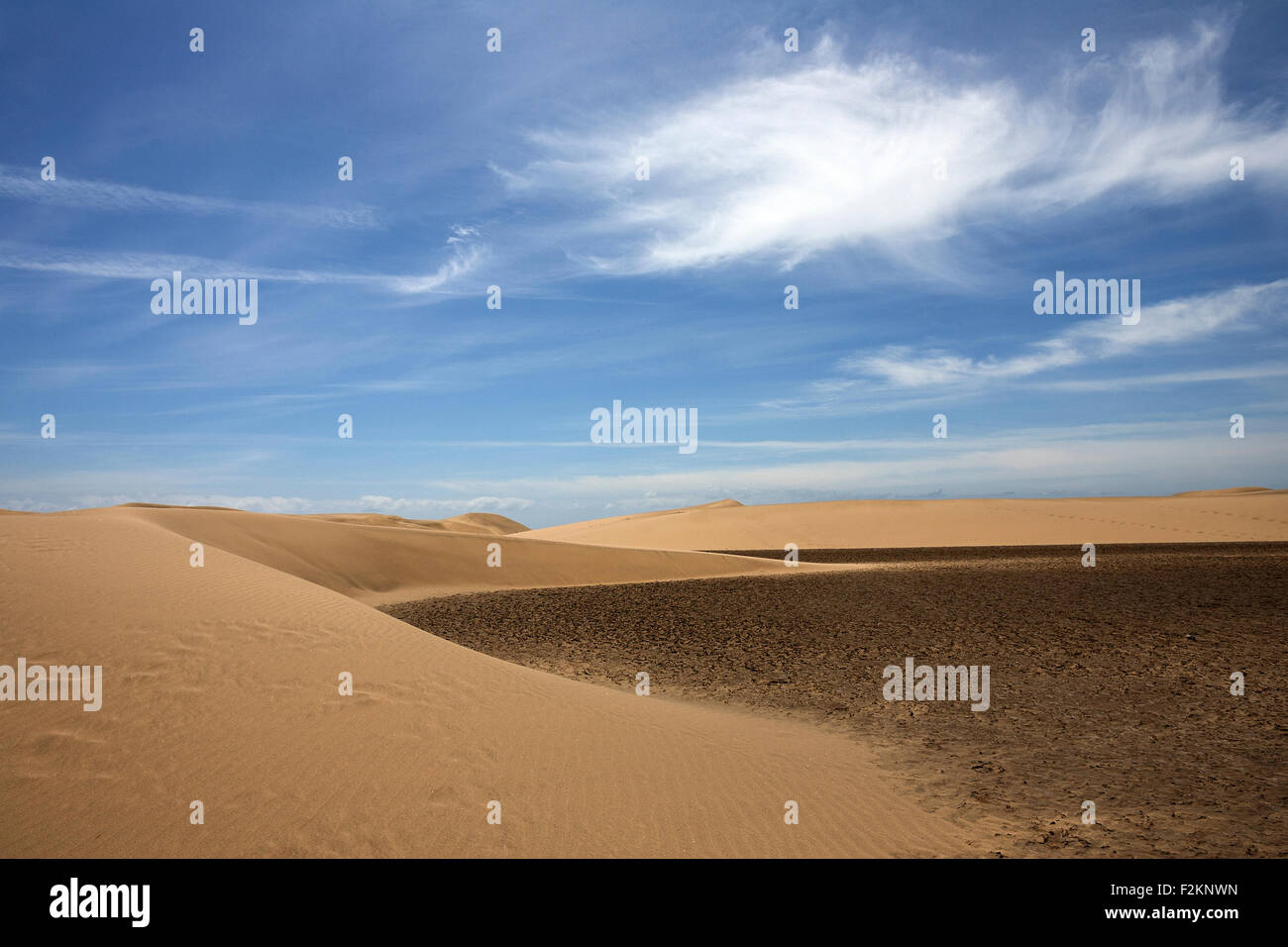 Des dunes, des dunes de sable de Maspalomas, la formation de nuages, réserve naturelle, Gran Canaria, Îles Canaries, Espagne Banque D'Images