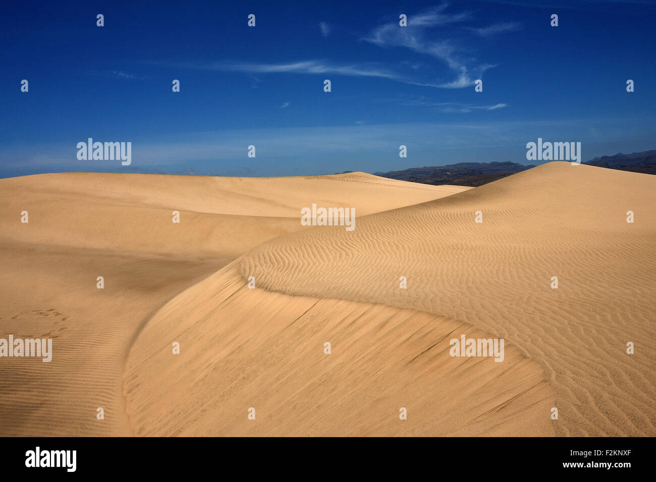 Des dunes, des dunes de sable de Maspalomas, la formation des nuages, des structures dans le sable, réserve naturelle, Gran Canaria, Îles Canaries, Espagne Banque D'Images