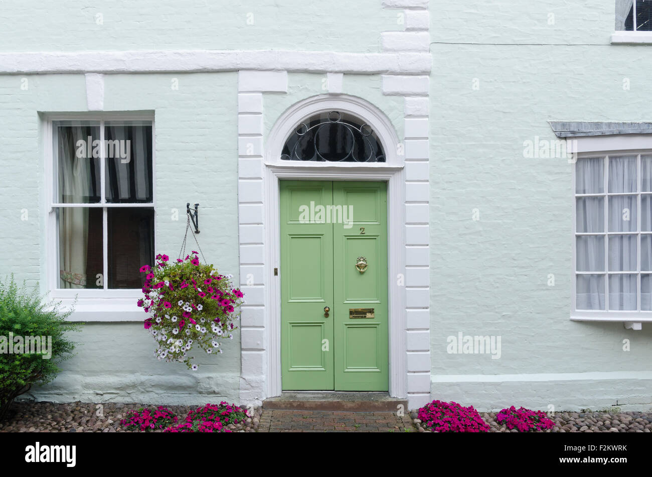Smart porte avant pour une maison dans la ville de Warwickshire Alcester. Banque D'Images