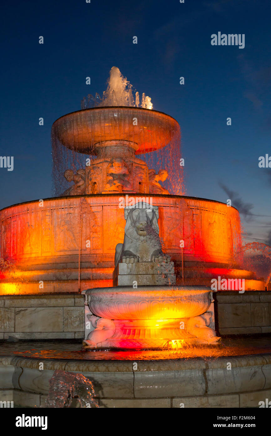 Detroit, Michigan - La fontaine du mémorial James Scott sur l'île Belle. Banque D'Images