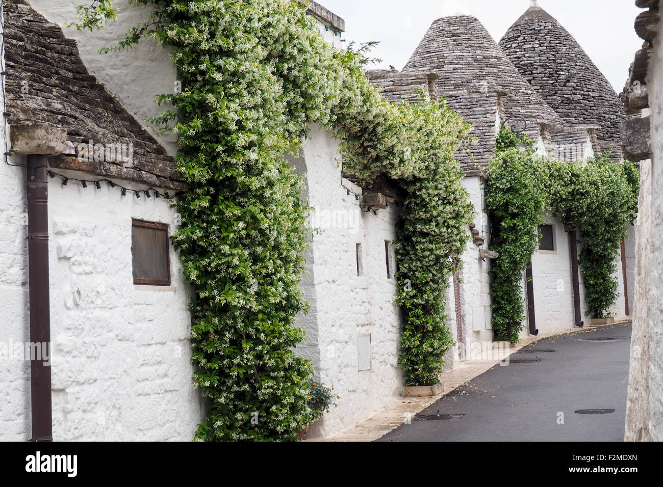 Dans le quartier de Monti Trulli d'Alberobello. Banque D'Images