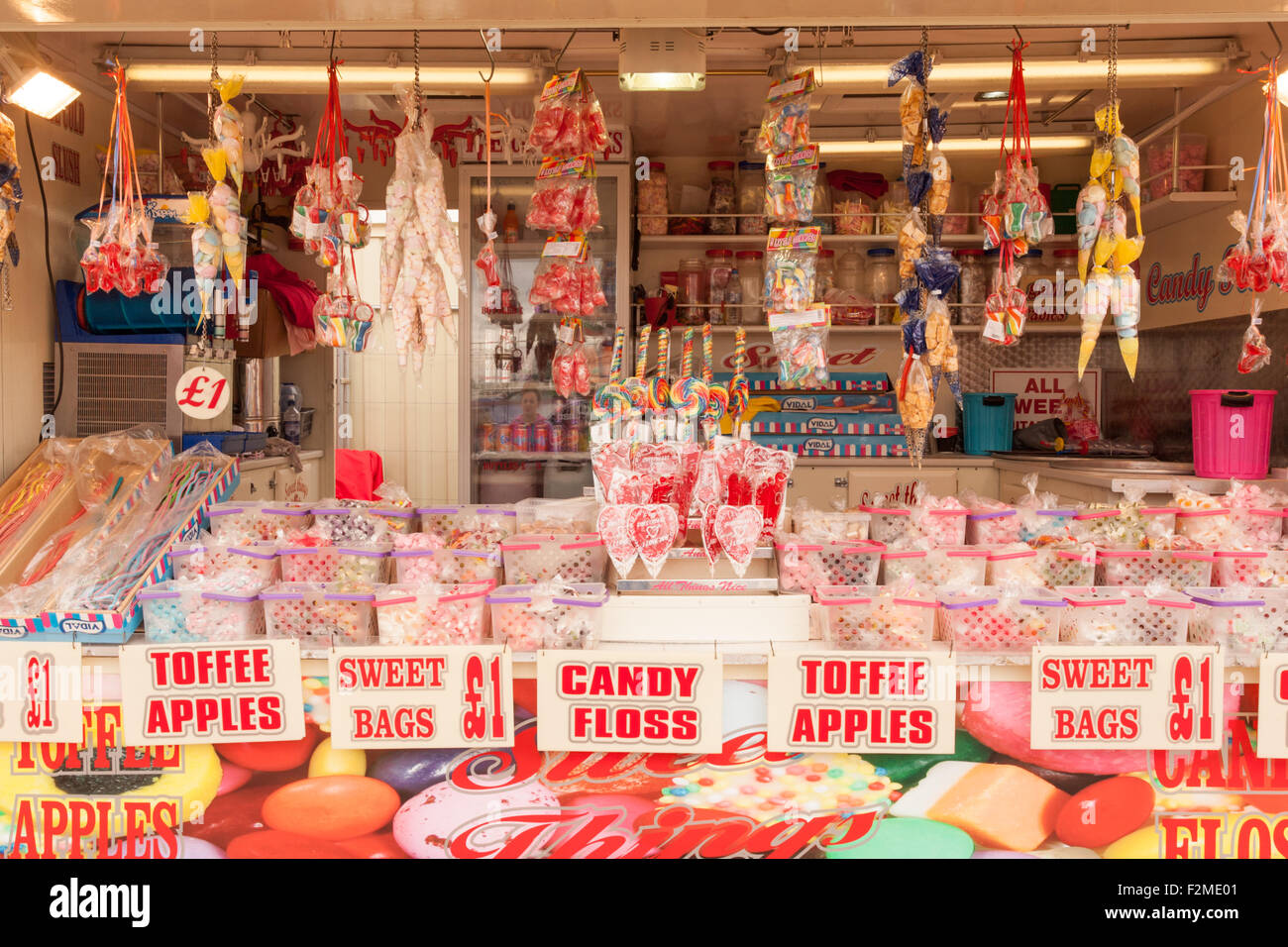 Sweet Shop arrête sur une fête foraine. Banque D'Images