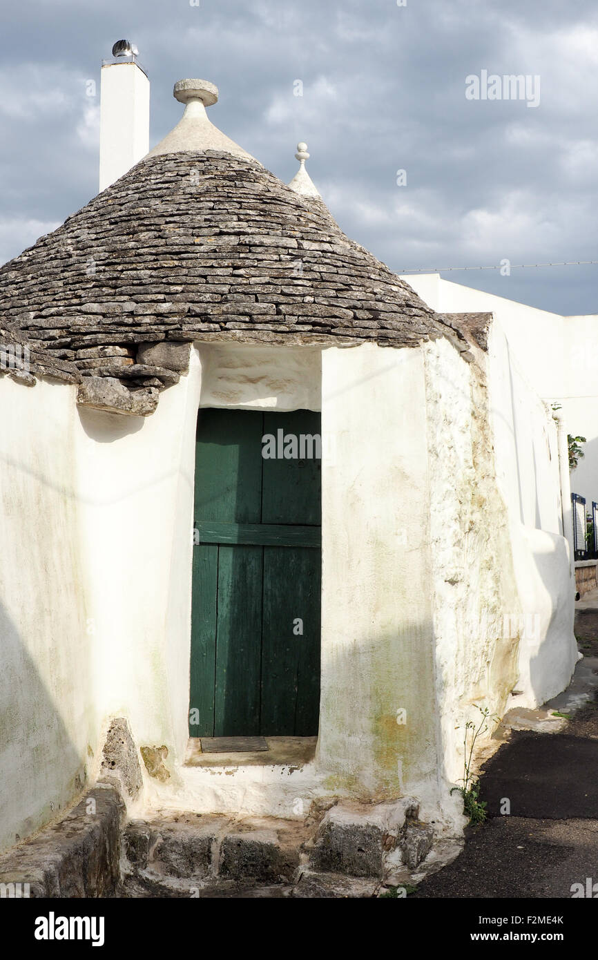 Entrée d'un trullo maison dans le quartier de Monti, l'Alberobello. Banque D'Images
