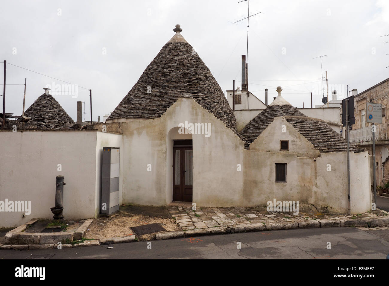 Trulli trois joints en chambre. Banque D'Images