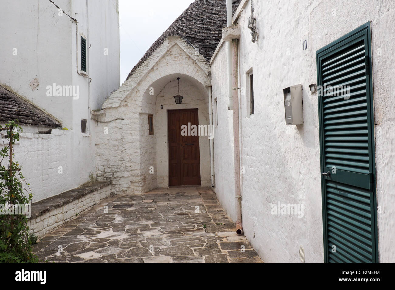 Entrée d'une chambre trullo. Banque D'Images