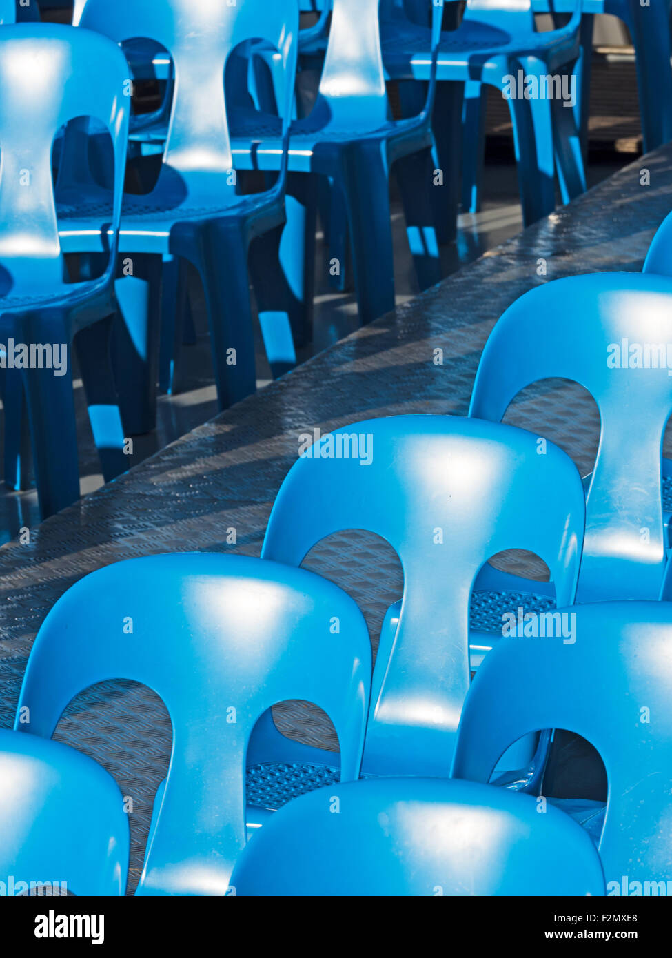 Blaue Stühle Banque D'Images