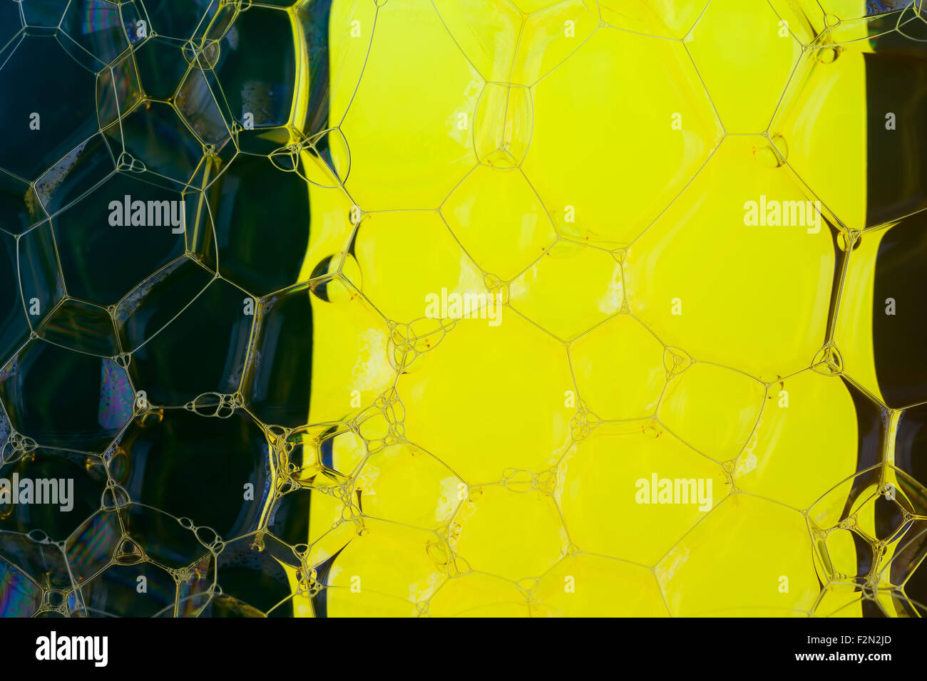 Résumé fond hexagonal avec des formes géométriques. Des bulles de savon gros plan extrême. Banque D'Images