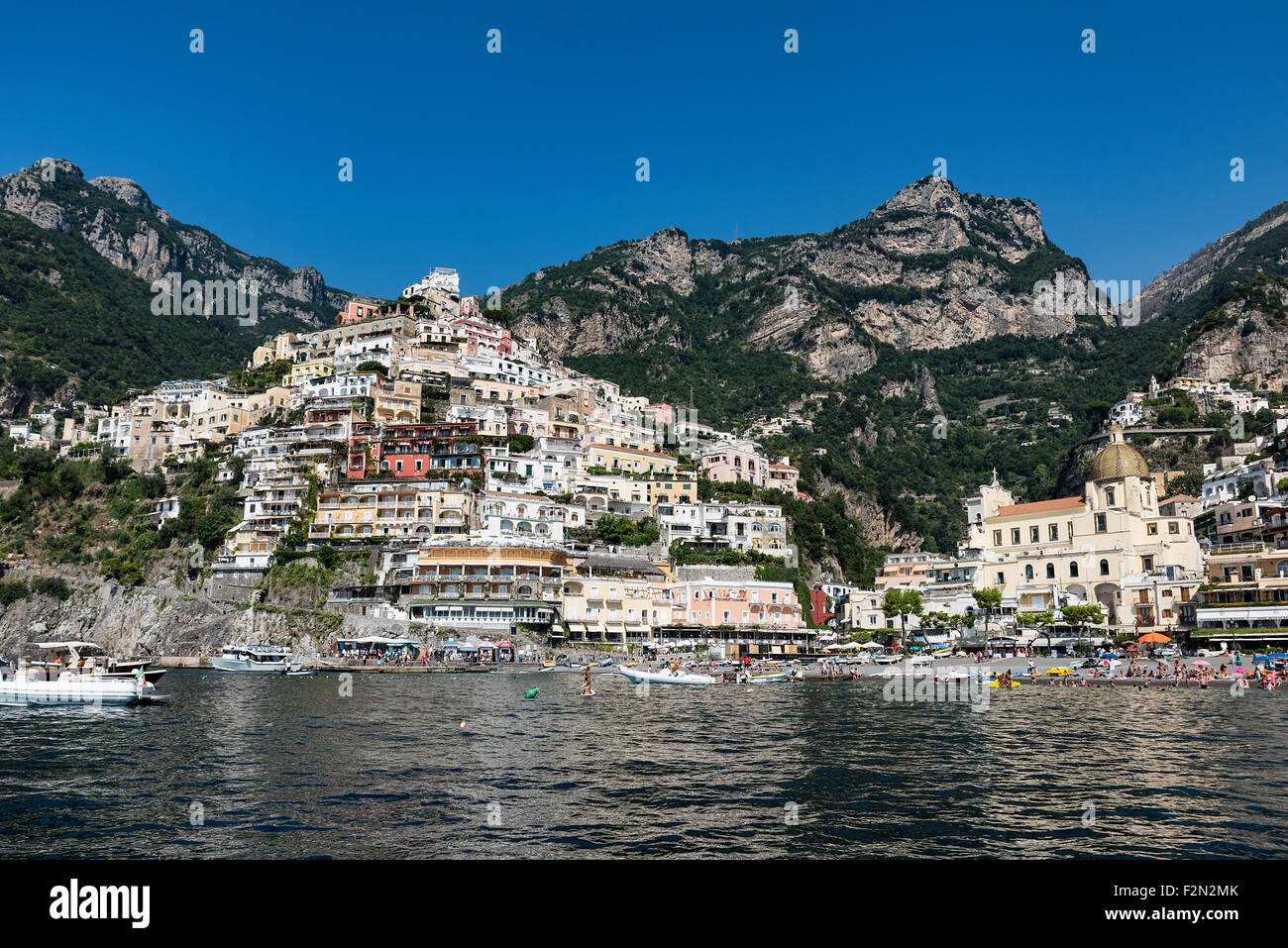 La charmante station balnéaire village de Positano, Amalfi Coast, Italie Banque D'Images