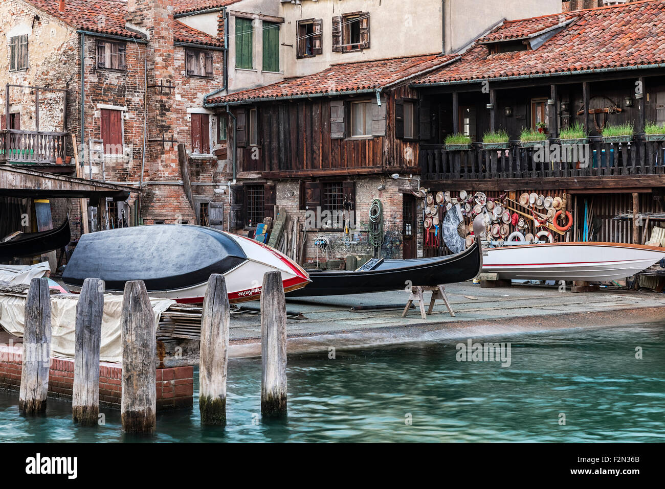 Le squero di San Trovaso gondola boatyard, Venise, Italie Banque D'Images