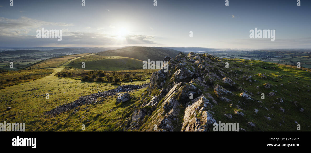 Vue depuis le sommet du pic de Crook sur les collines de Mendip. Le Somerset. UK. Banque D'Images