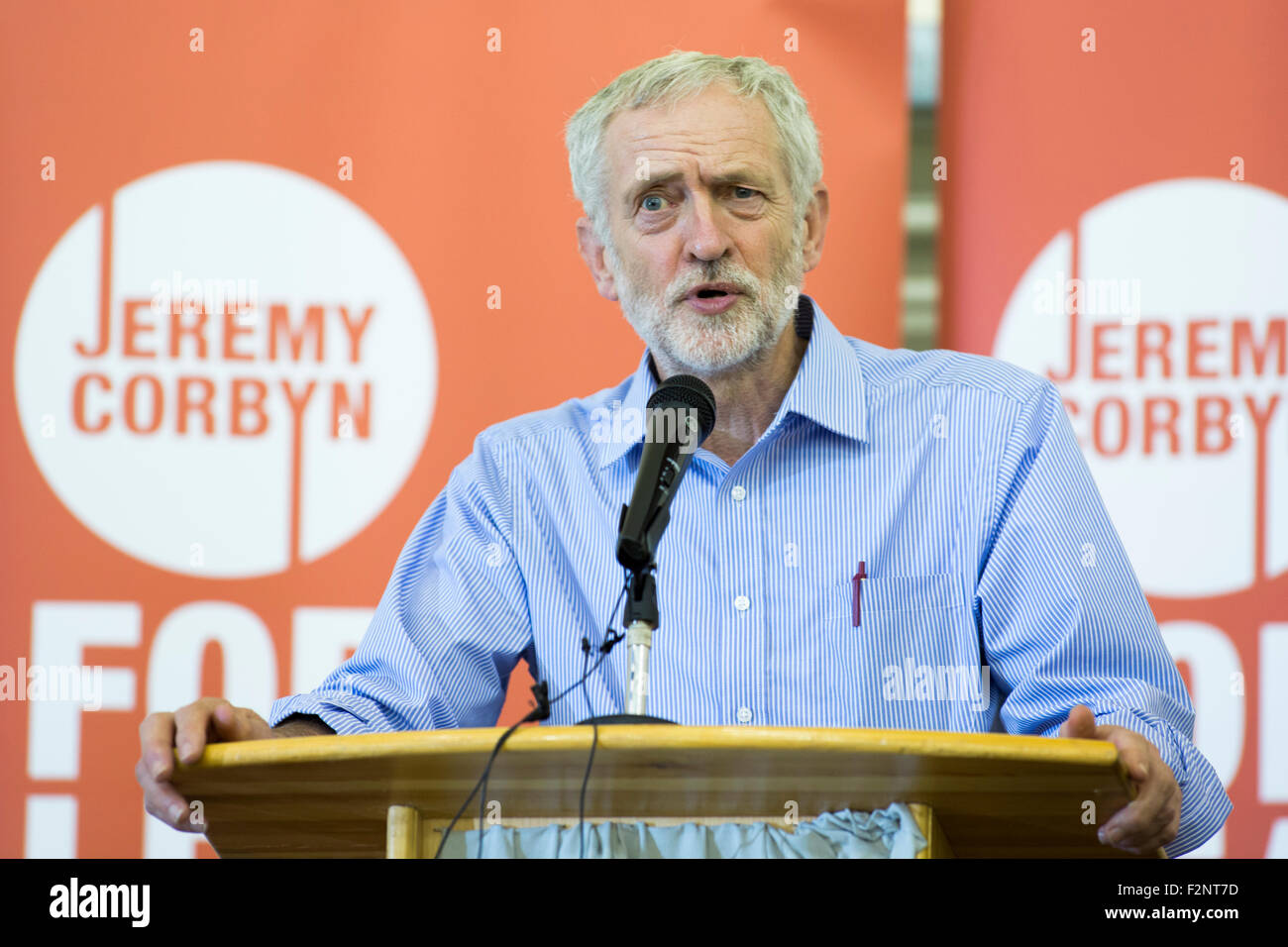 Jeremy Corbyn donnant sa 99e discours lors de sa campagne électorale pour devenir chef du parti du travail Banque D'Images