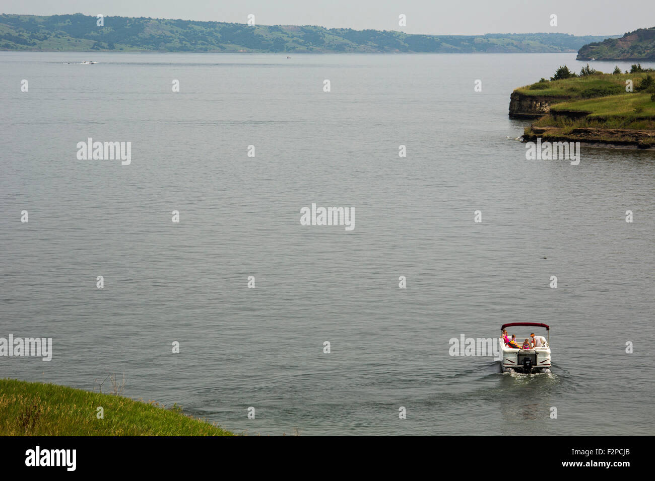 Gregory Comté, Dakota du Sud - Navigation sur le lac Francis, un réservoir derrière le Fort Randall barrage sur la rivière Missouri. Banque D'Images