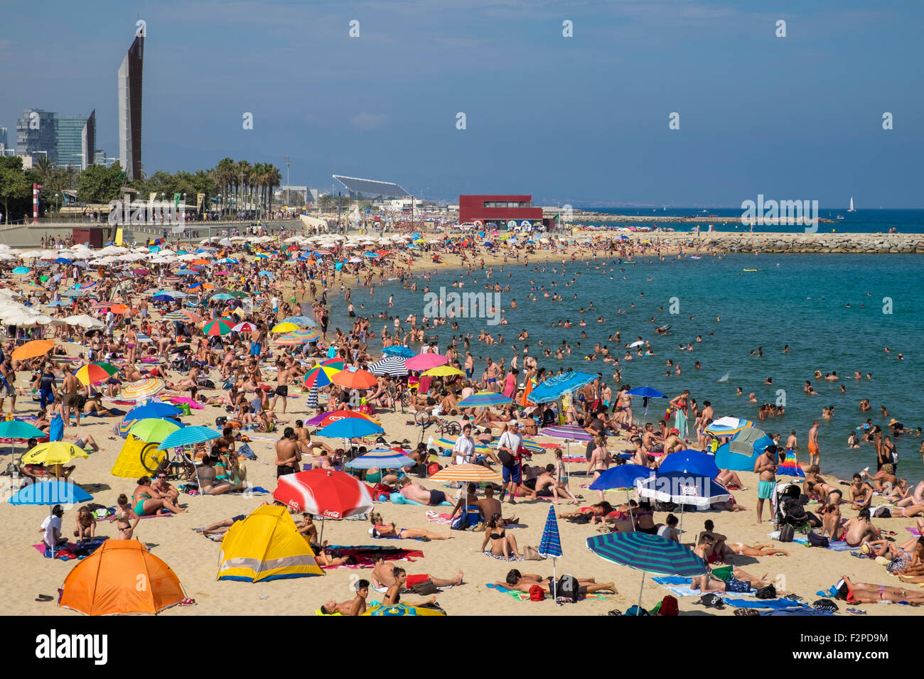 La Plage De Nova Icaria Côte à Barcelone Catalogne Espagne
