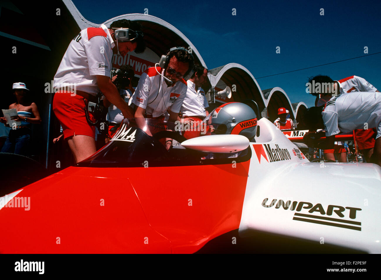 John Watson dans sa McLaren Cosworth au GP du Brésil à Rio de Janeiro 1982 Banque D'Images