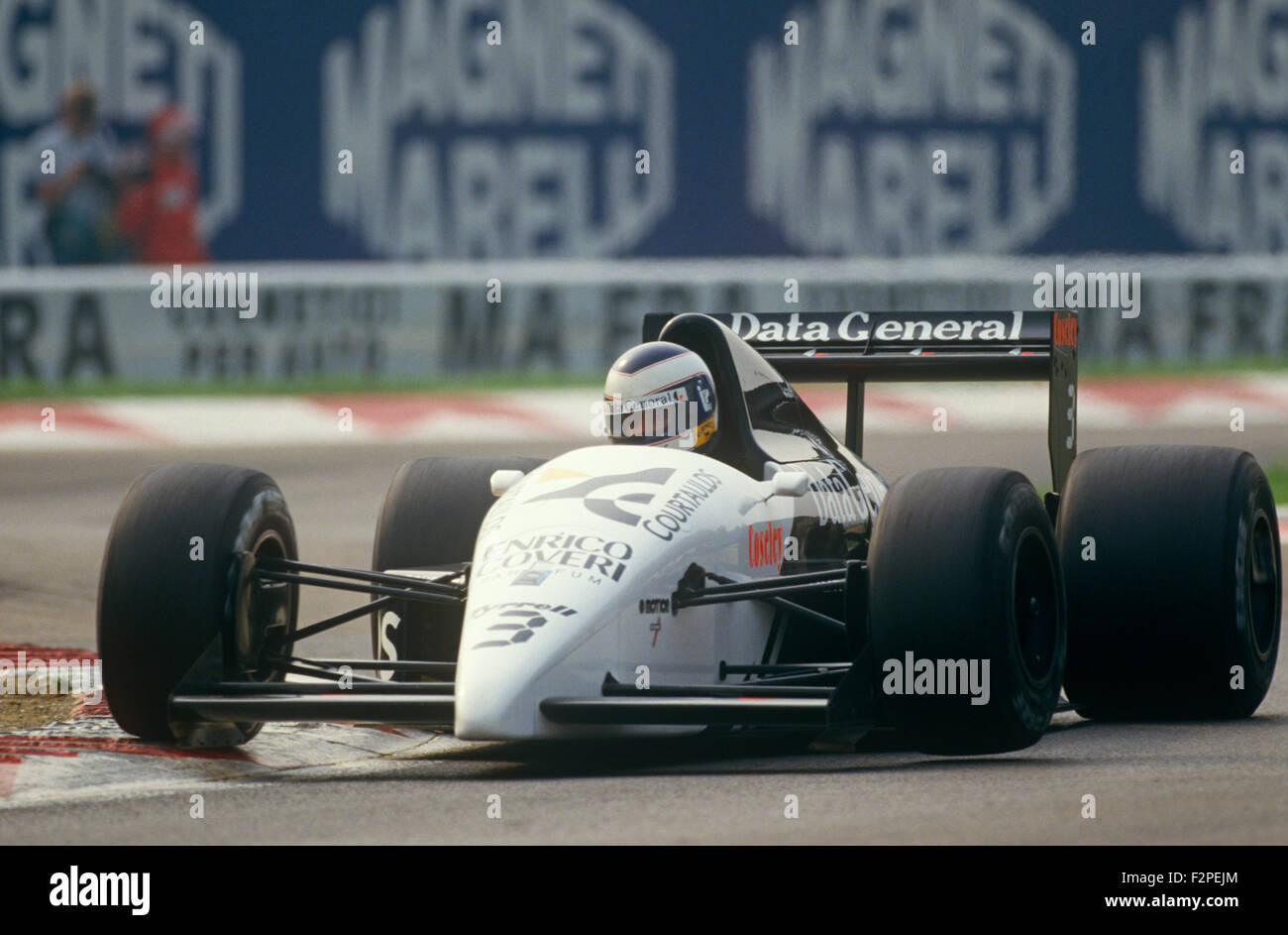 Jonathan Palmer dans sa Tyrrell Cosworth 1987 Banque D'Images