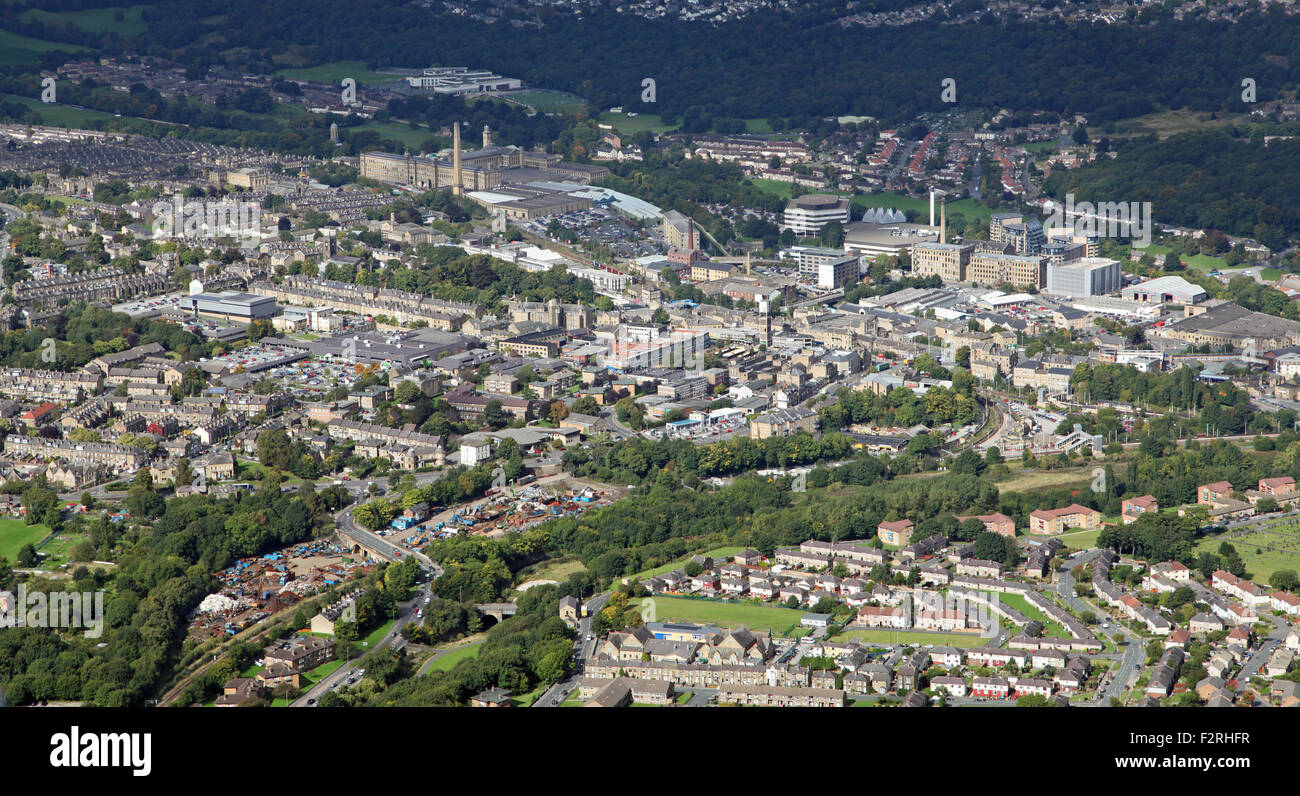Vue aérienne de Shipley et Saltaire, dans le West Yorkshire, UK Banque D'Images