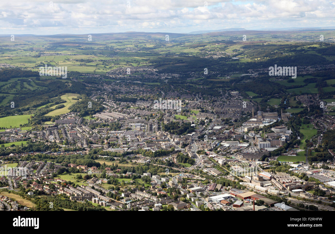 Vue aérienne de Shipley et Saltaire, dans le West Yorkshire, UK Banque D'Images