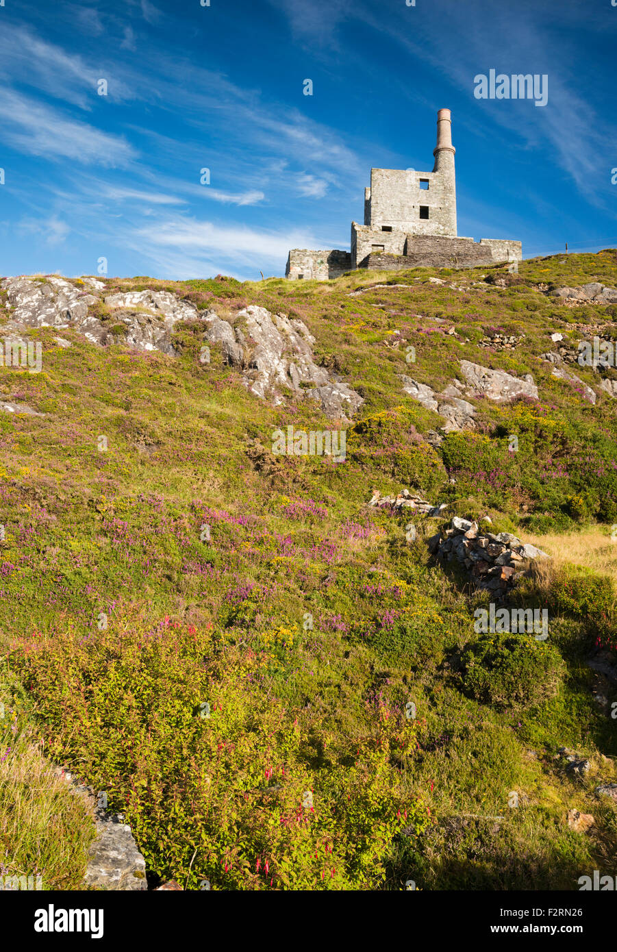 La mine, un 19e siècle ruiné Cornish engine house à Allihies, Beara, comté de Cork, Irlande Banque D'Images